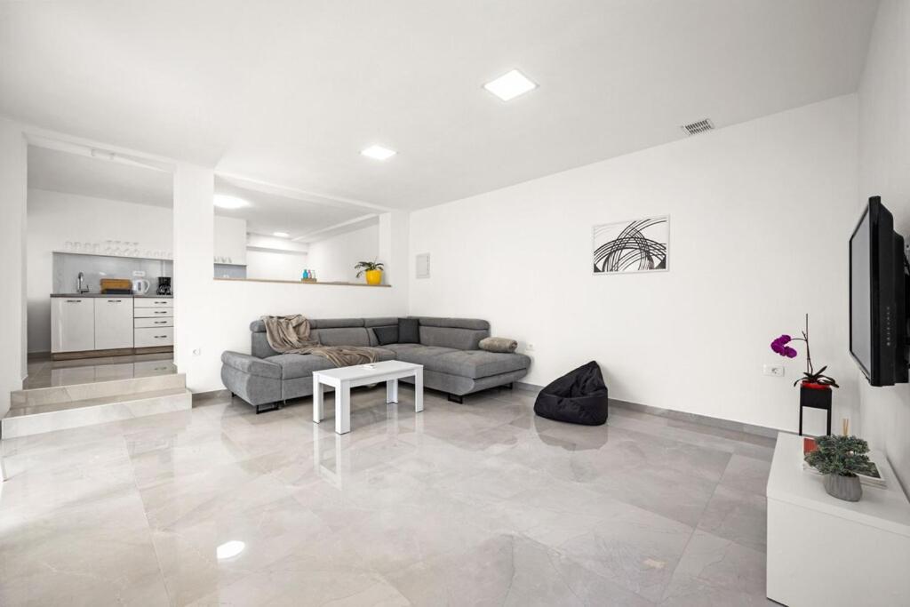 Apartment Olive Garden Near Pula 3 Km From Center And Only 4 Km From The Beach For 4 Persons Esterno foto