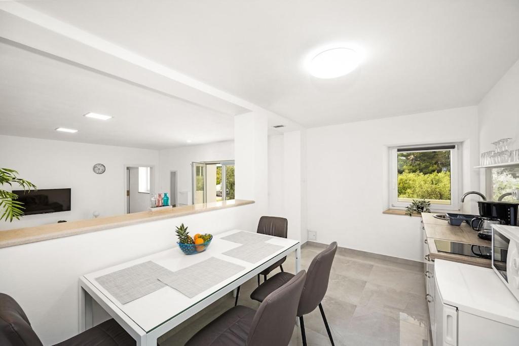 Apartment Olive Garden Near Pula 3 Km From Center And Only 4 Km From The Beach For 4 Persons Esterno foto