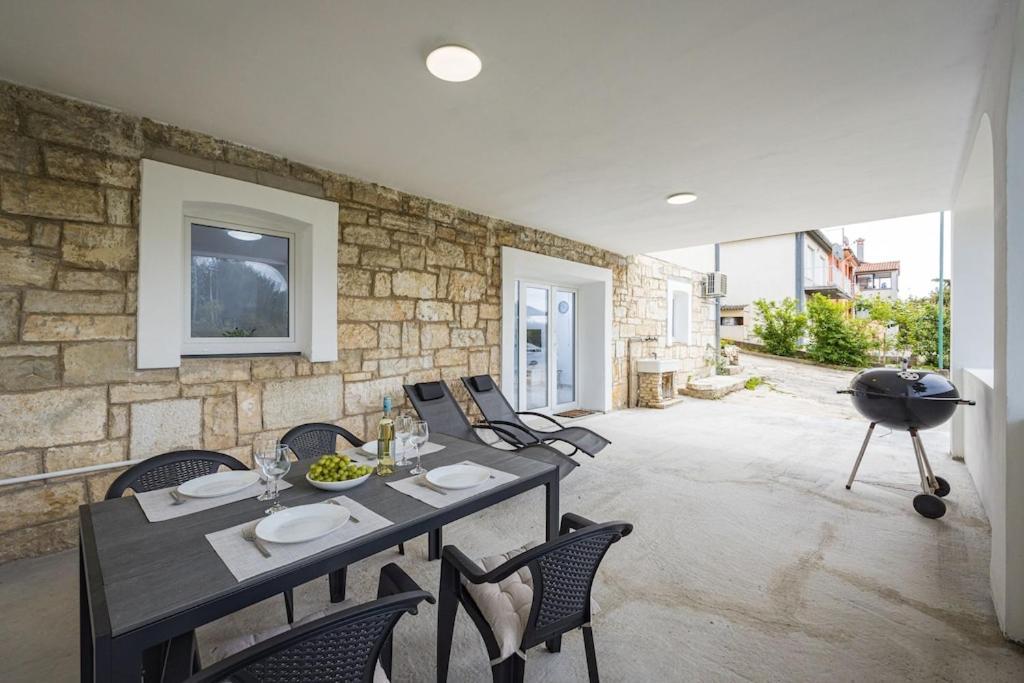 Apartment Olive Garden Near Pula 3 Km From Center And Only 4 Km From The Beach For 4 Persons Esterno foto