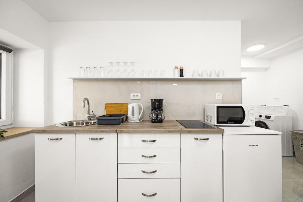 Apartment Olive Garden Near Pula 3 Km From Center And Only 4 Km From The Beach For 4 Persons Esterno foto