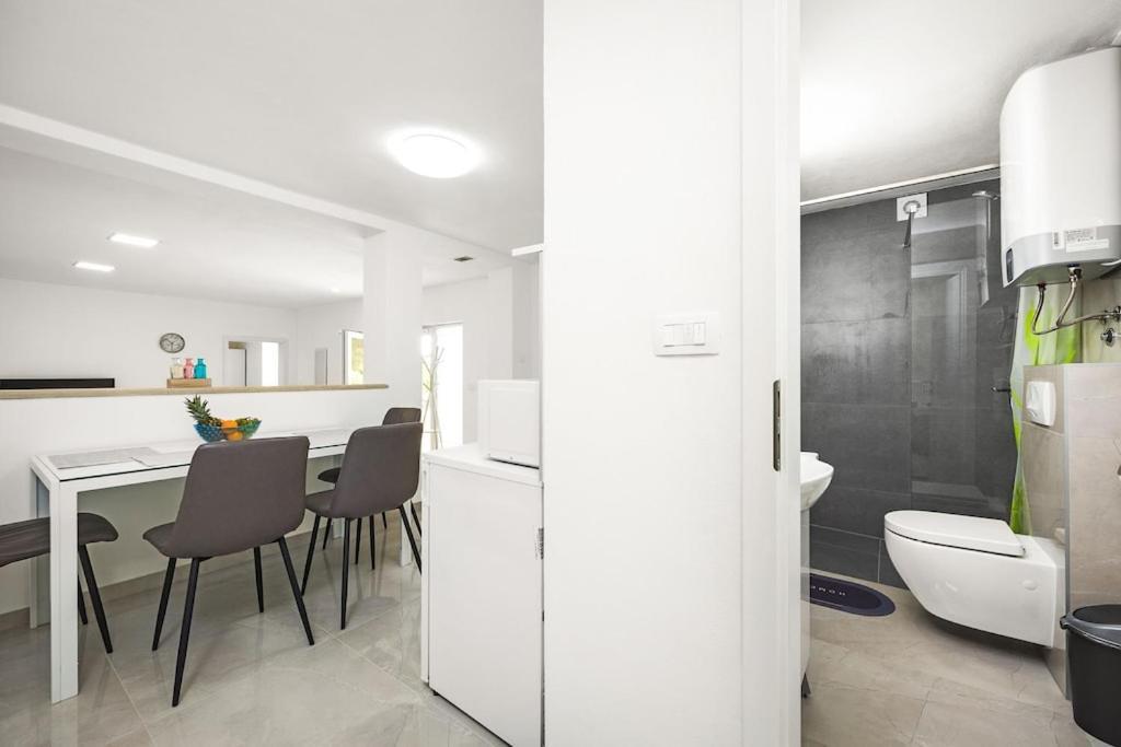 Apartment Olive Garden Near Pula 3 Km From Center And Only 4 Km From The Beach For 4 Persons Esterno foto